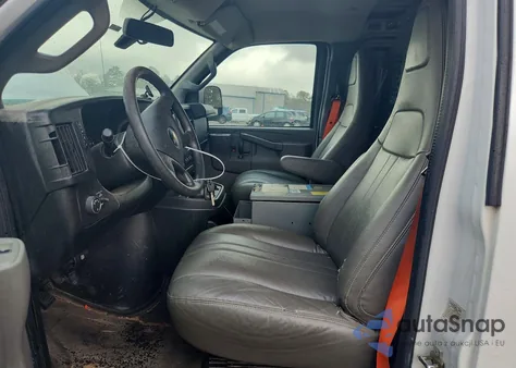 2017 Chevrolet Express G2500 z USA, uszkodzony, nr VIN 1GCWGAFF4H1271012